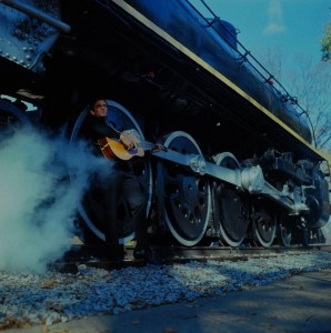 Johnny Cash dedicó diversas canciones e incluso algún disco a los trenes. Foto: marshallmatlock.