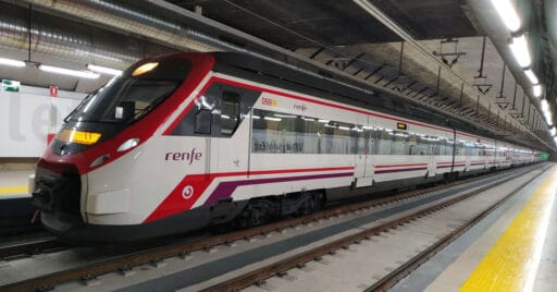Tren de Cercanías Madrid en la estación de Recoletos, que estará cerrada por obras durante el verano de 2021. MIGUEL BUSTOS