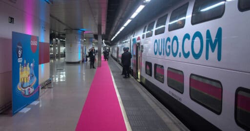 Tren inaugural de Ouigo en Barcelona Sants. VÍCTOR CONTRERAS.