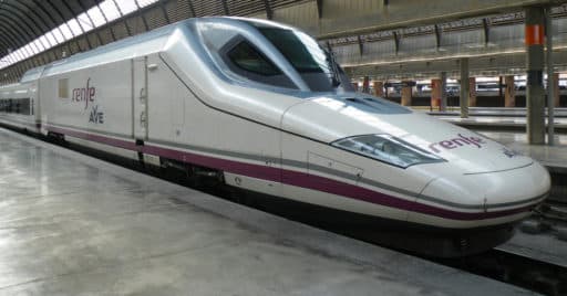 Tren de Renfe como el que hará el AVE Valencia-Sevilla estacionado en Santa Justa. SAVH.